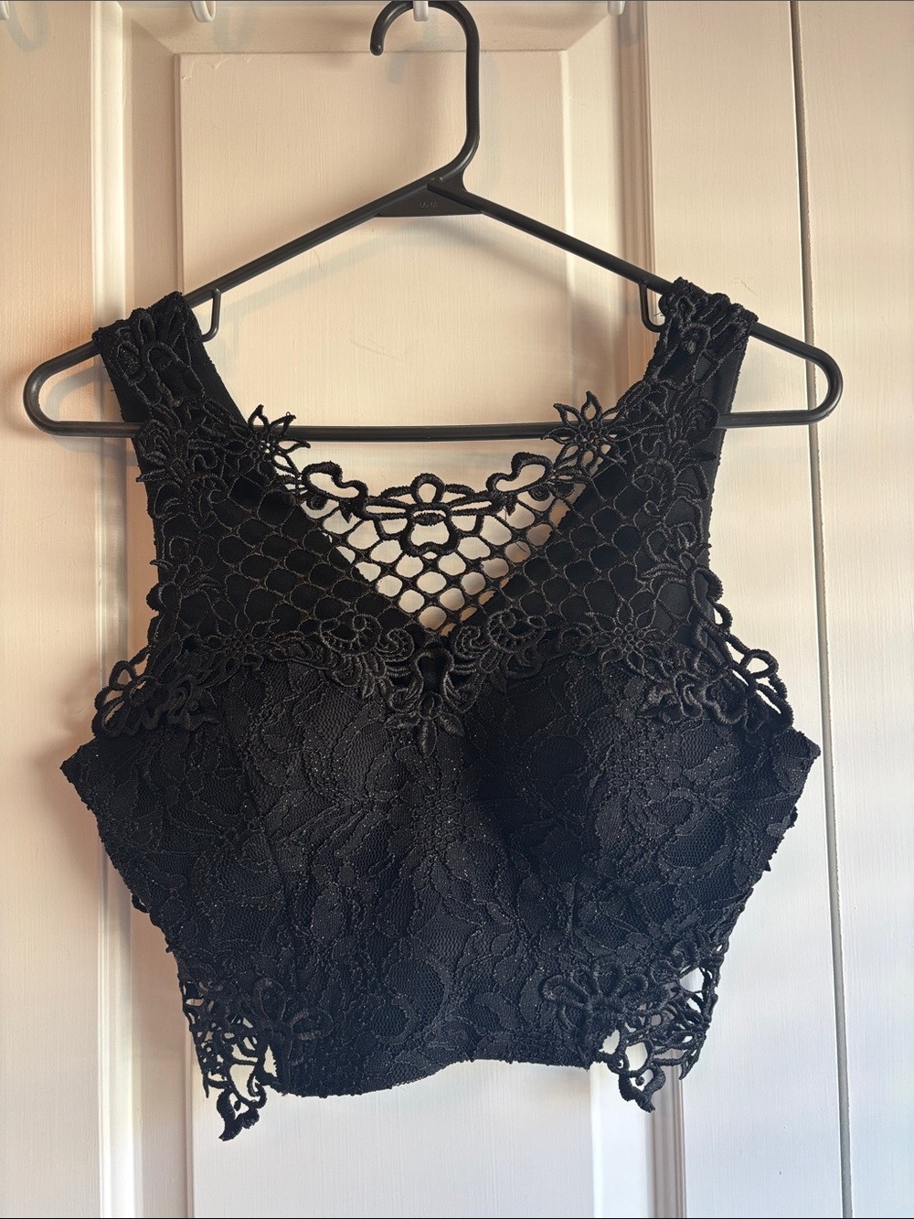 Jodi Kristopher Black Lace Crochet-Detail Cropped Tank